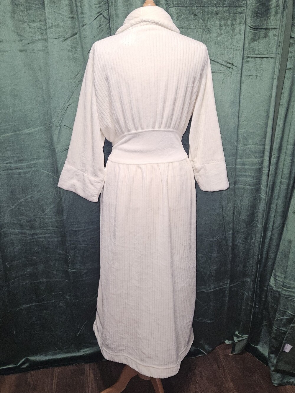 Soft Surroundings Plush Robe - Picture 2 of 5